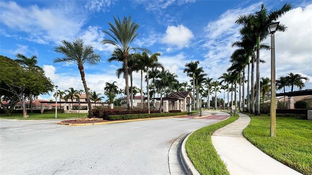 3 of 21 - 14015 N Forest Oak Cir 14015, Davie, FL