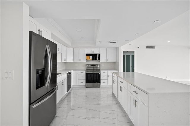 3 of 33 - 2480 Presidential Way 902, West Palm Beach, FL