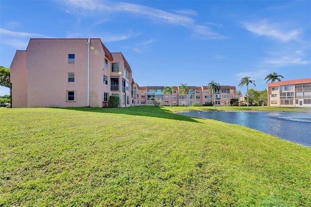 4 of 59 - 9421 Sunrise Lakes Blvd 206, Sunrise, FL