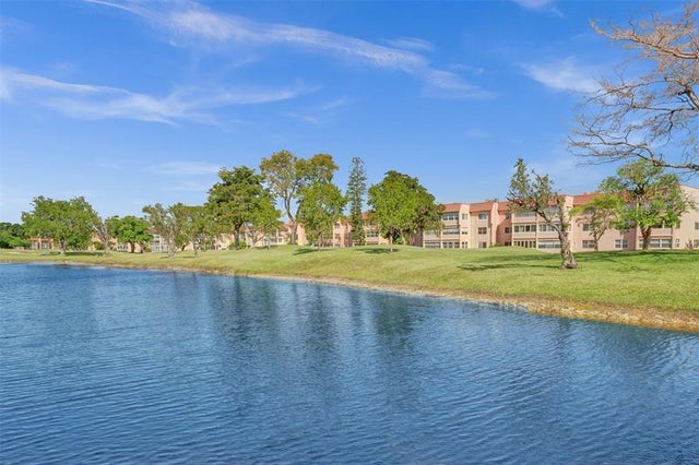 5 of 59 - 9421 Sunrise Lakes Blvd 206, Sunrise, FL