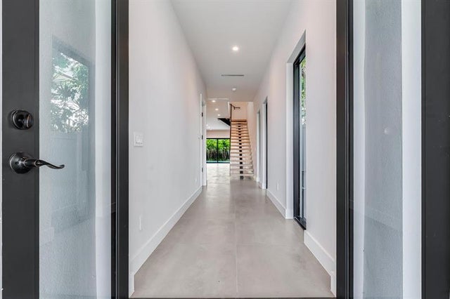 3 of 47 - 921 Ne 17th Ter A, Fort Lauderdale, FL