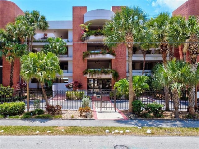 2 of 70 - 2300 Diana 203, Hallandale, FL