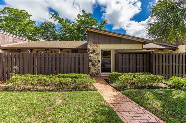 1 of 56 - 450 Briarwood Cir 2, Hollywood, FL