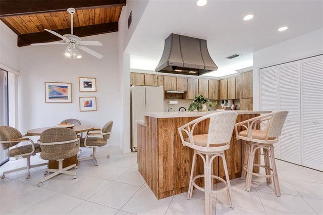 3 of 56 - 450 Briarwood Cir 2, Hollywood, FL