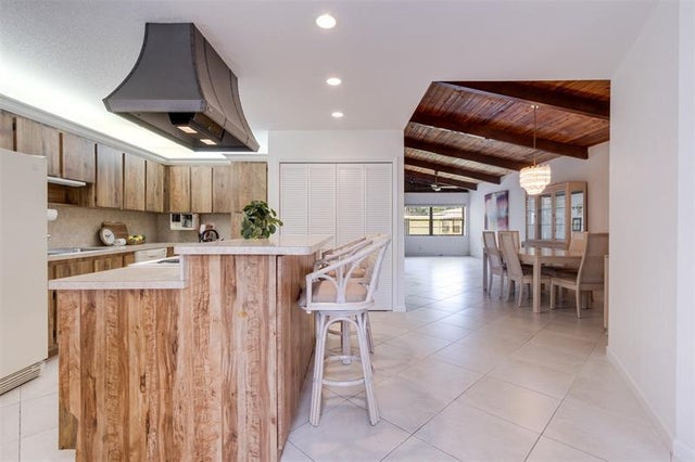 5 of 56 - 450 Briarwood Cir 2, Hollywood, FL