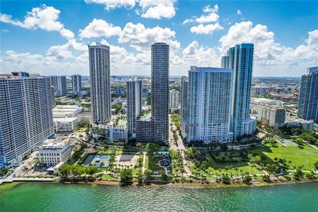 1 of 15 - 488 Ne 18th St 3503, Miami, FL