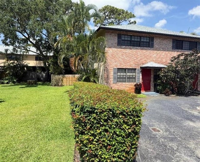 1 of 21 - 2113 Ne 11th Ave 2113, Wilton Manors, FL