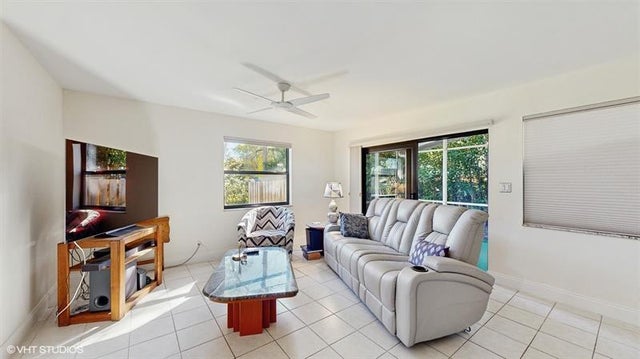 2 of 21 - 2113 Ne 11th Ave 2113, Wilton Manors, FL