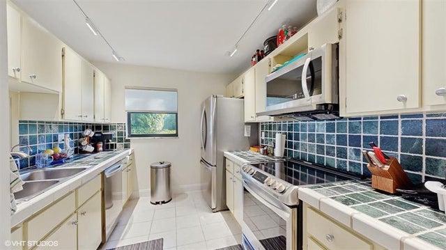 4 of 21 - 2113 Ne 11th Ave 2113, Wilton Manors, FL
