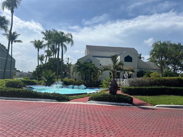 2 of 47 - 3421 Nw 44th St 205, Lauderdale Lakes, FL
