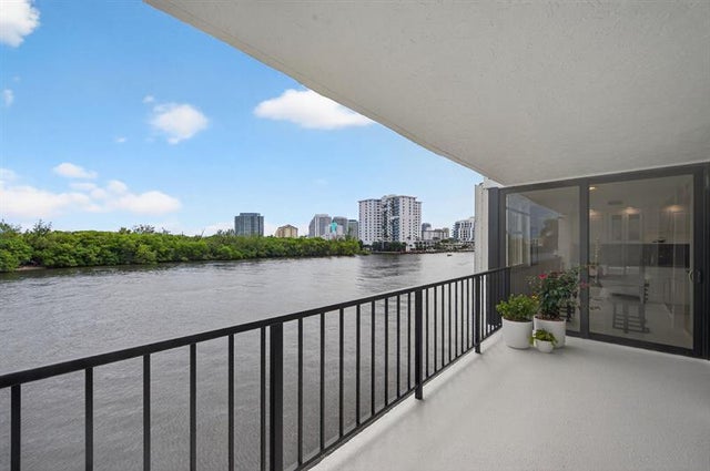 1 of 82 - 936 Intracoastal Dr 3c, Fort Lauderdale, FL