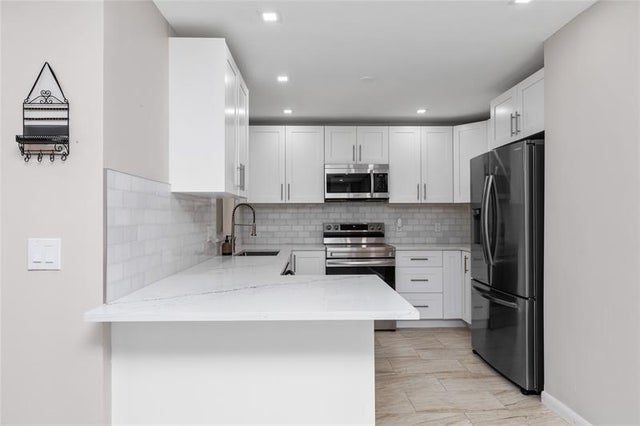 4 of 37 - 2002 Sw Natura Blvd D, Deerfield Beach, FL