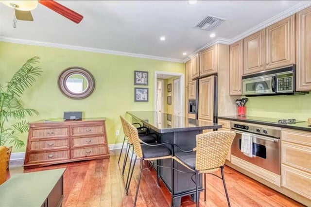 3 of 13 - 327 Connecticut St 21, Hollywood, FL