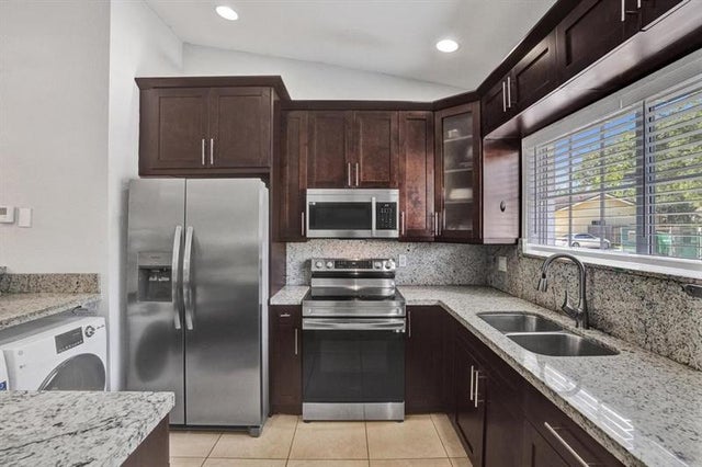 1 of 31 - 3866 Sw 48th Ave, Hollywood, FL
