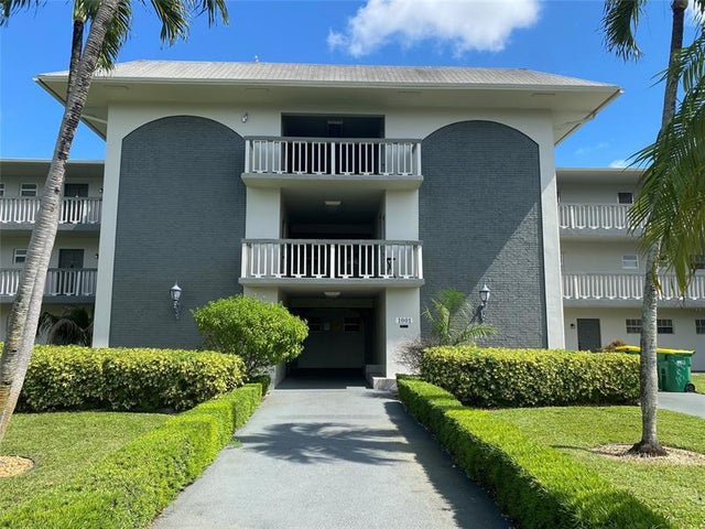 2 of 22 - 1001 Hillcrest Court 108, Hollywood, FL