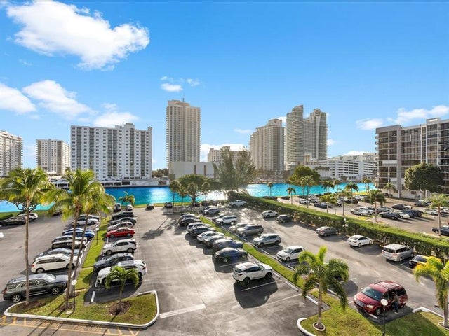 2 of 28 - 800 Parkview Dr 528, Hallandale, FL