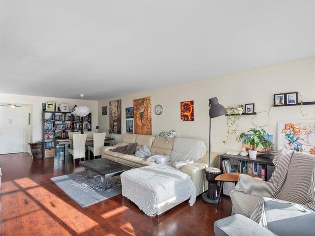 5 of 28 - 800 Parkview Dr 528, Hallandale, FL