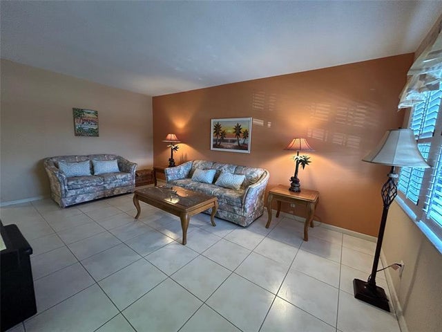 3 of 27 - 2050 Ne 39th St 207, Lighthouse Point, FL