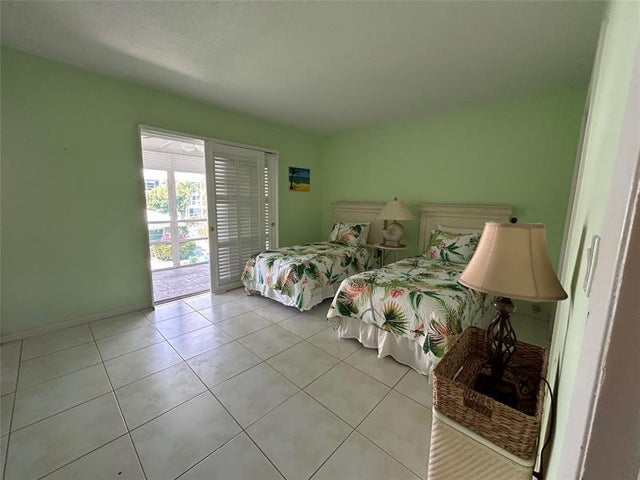 5 of 27 - 2050 Ne 39th St 207, Lighthouse Point, FL