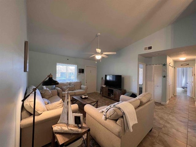 3 of 15 - 6272 Chasewood Dr E, Jupiter, FL