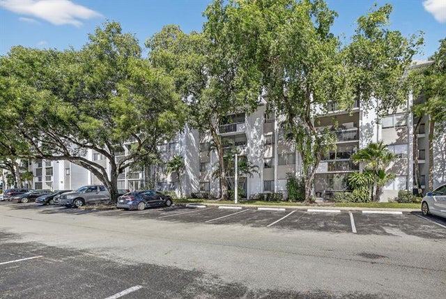 1 of 34 - 711 N Pine Island Rd 319, Plantation, FL