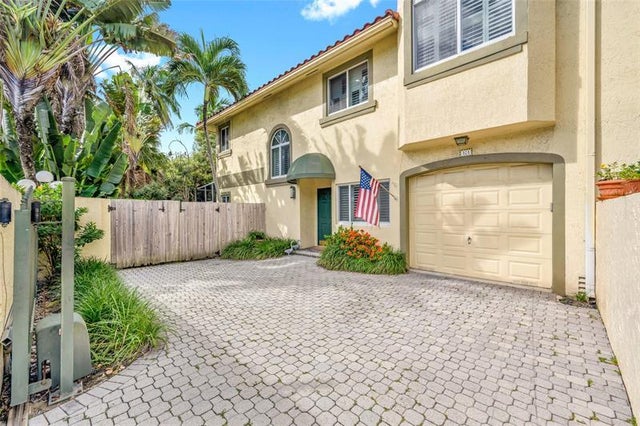 3 of 37 - 101 Ne 14th Ave 101, Fort Lauderdale, FL