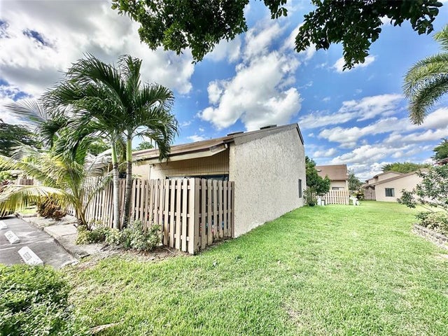 2 of 22 - 8011 Sw 22nd Ct 8011, Davie, FL