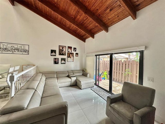 5 of 22 - 8011 Sw 22nd Ct 8011, Davie, FL