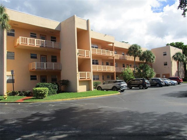 1 of 25 - 8390 Lagos De Campo Blvd 304, Tamarac, FL