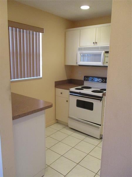 2 of 25 - 8390 Lagos De Campo Blvd 304, Tamarac, FL