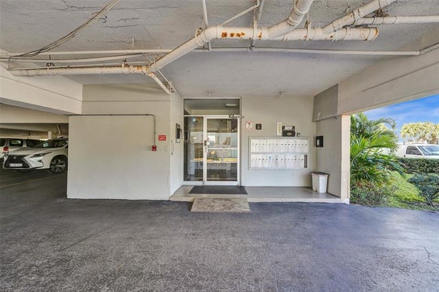 3 of 25 - 2010 Fillmore St 202, Hollywood, FL