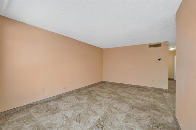 5 of 25 - 2010 Fillmore St 202, Hollywood, FL