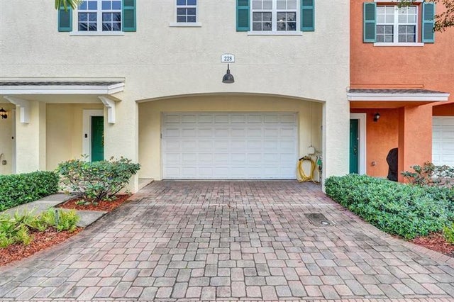 5 of 54 - 228 Sw 6th Ct 228, Pompano Beach, FL