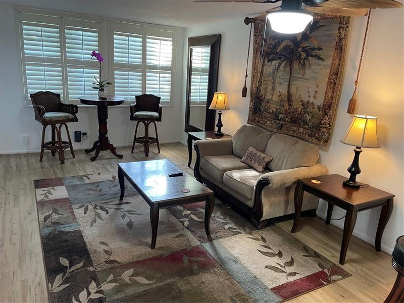 9471 Evergreen Pl 406, Davie
