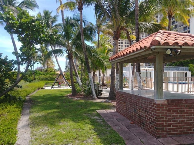 2 of 8 - 2655 Collins Av 602, Miami Beach, FL