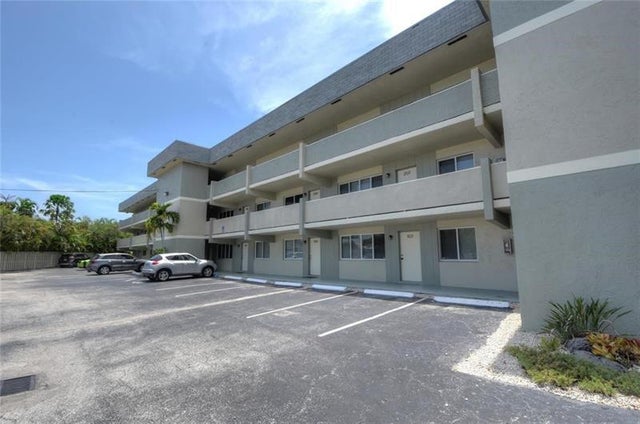 3 of 12 - 1400 Ne 54th St 208, Fort Lauderdale, FL