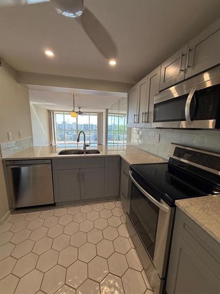 9 Royal Palm Way 6040, Boca Raton