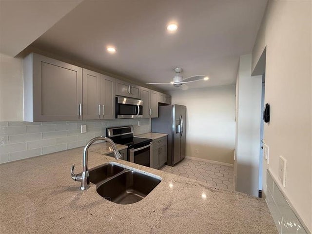 2 of 10 - 9 Royal Palm Way 6040, Boca Raton, FL