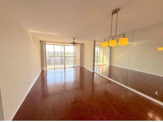 4 of 10 - 9 Royal Palm Way 6040, Boca Raton, FL