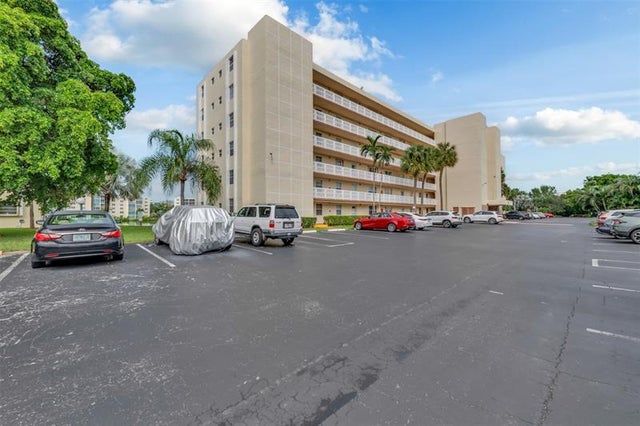 3 of 29 - 121 Se 3rd Ave 104, Dania, FL