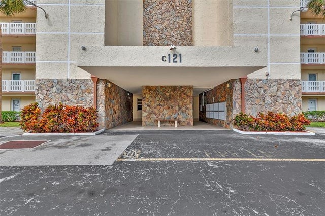 5 of 29 - 121 Se 3rd Ave 104, Dania, FL