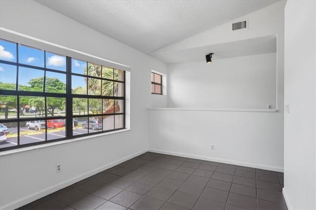 2 of 18 - 208 Lincoln Ct 208, Deerfield Beach, FL