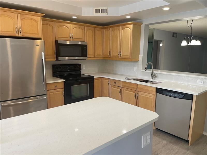 2404 Antigua Cir M2, Coconut Creek