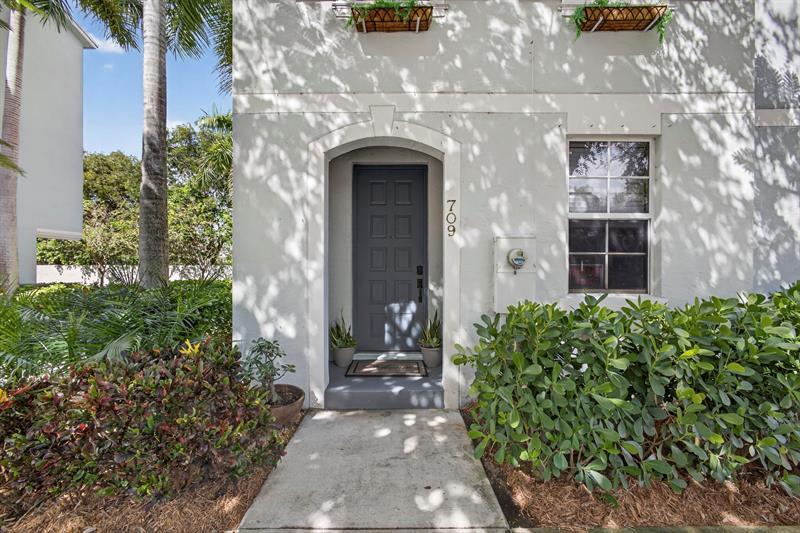 709 N St, West Palm Beach