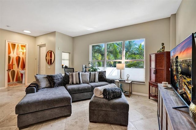 2 of 68 - 2601 Ne 14th Ave 104, Wilton Manors, FL