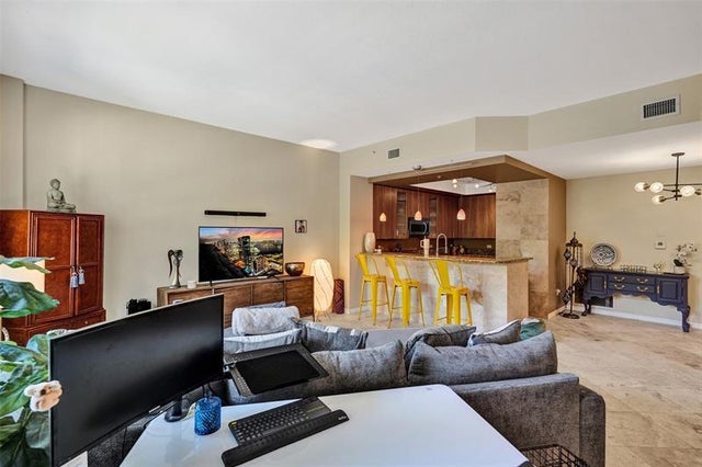 4 of 68 - 2601 Ne 14th Ave 104, Wilton Manors, FL