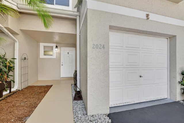 4 of 42 - 2024 Discovery Cir 2024, Deerfield Beach, FL