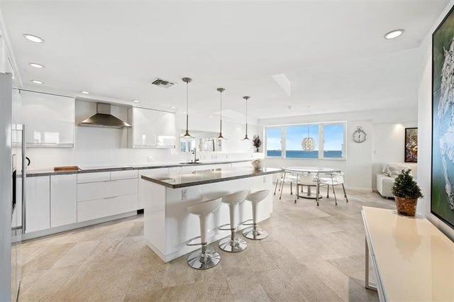 4 of 34 - 3000 Holiday Dr 1103, Fort Lauderdale, FL