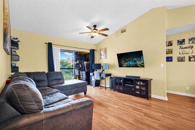 4 of 29 - 5861 Riverside Dr 206, Pompano Beach, FL