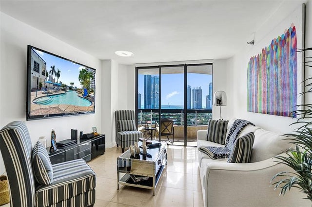 4 of 58 - 19101 Ne 36th Ct 1709, Aventura, FL